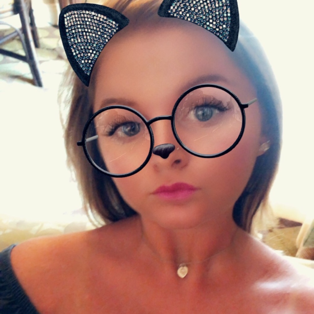 Meet your Posher, Alexis